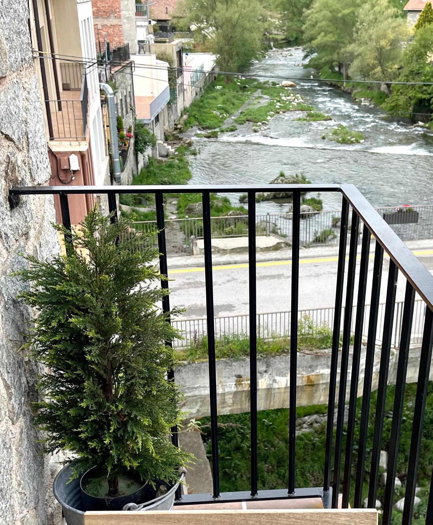 Apartamento Colgante Al Rio Con Vistas Al Puente Camprodon Eksteriør billede